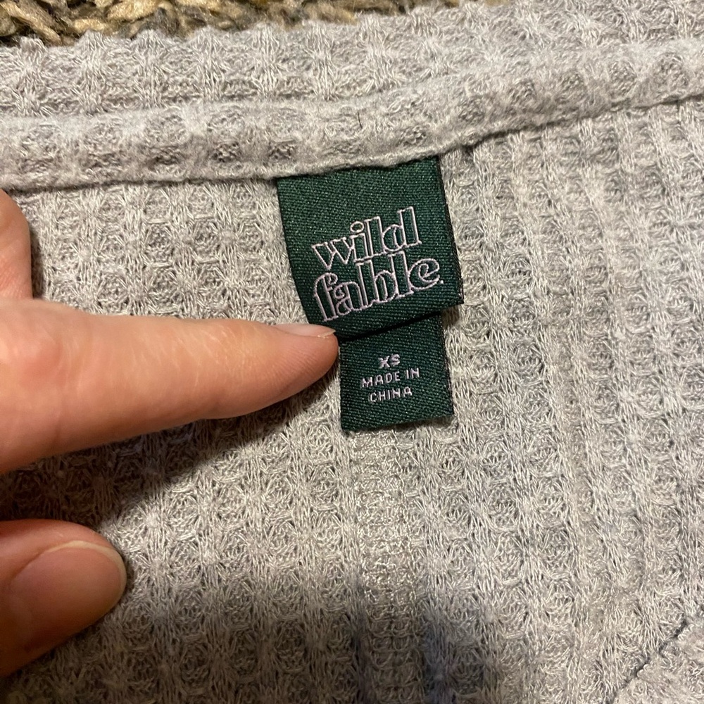 Wild Fable Light Gray Ribbed Top - Picture 3 of 3
